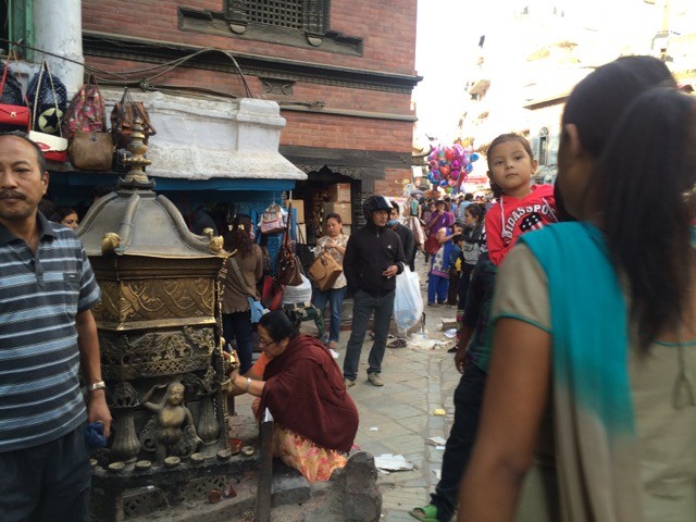 © Clara Go - Aquest any no és normal al #Nepal: #Dashain, #Earthquake and #fuelcrisis - #BackoffIndia