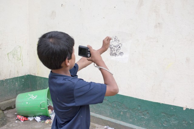 Plastic and Cartoons a Siphal Children Home (Amics del Nepal)