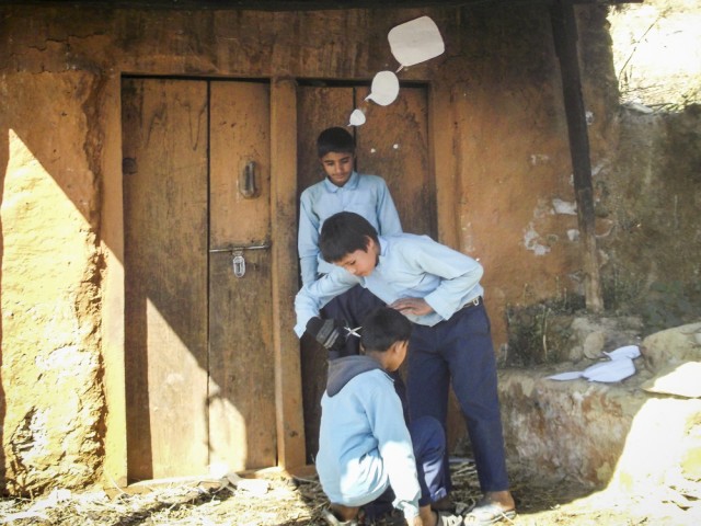 © Clara.Go The Bubble Project a Ganga Secondary School, Tesinge (Mangalsen, Achcham district)