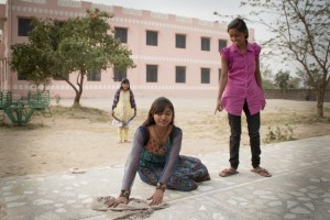 © Clara.Go-Plastic and Cartoons a Jhag Children Villagge - Rajasthan - i-india