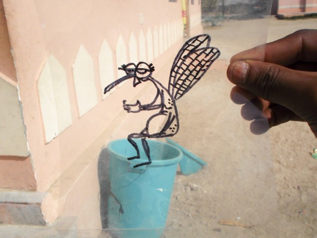 © Clara.Go-- Plastic and Cartoons a Jhag Children Villagge - Rajasthan - i-india